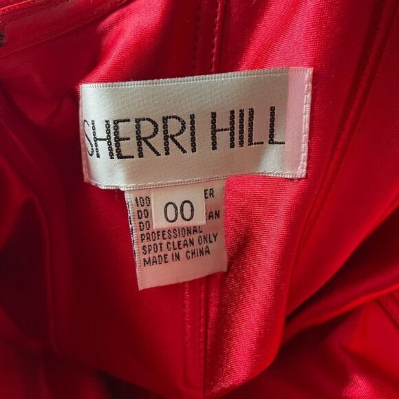 ‎Sherri Hill Prom Dress - Picture 13 of 14